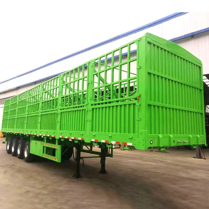 Semi-trailer med høy svanehals stake/gjerde