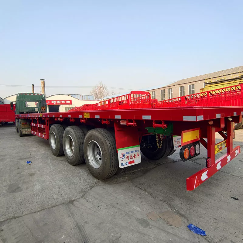 Tre-akslet semitrailer for flatbed transport