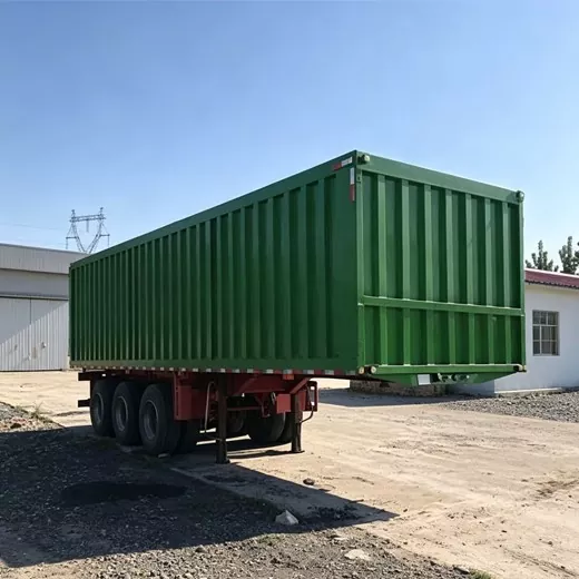 Semi-trailer med utvidet lukket boks